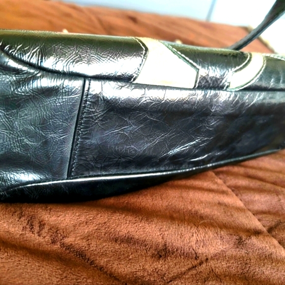 Vintage Coach Women's Patent Leather and Suede Inlaid Purse Bag - Picture 9 of 16